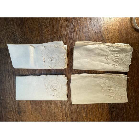 Lot of 4 vintage Hankerchiefs - Picture 16 of 16